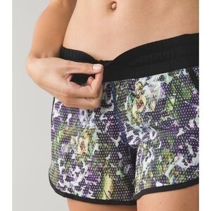 Lululemon Tracker Short III Floral Sport White